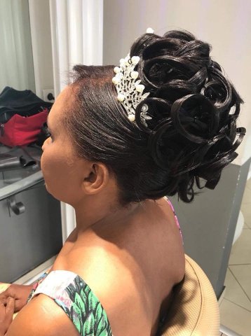 Coiffeur spécialisé en chignon de mariée à Saint-Denis 974