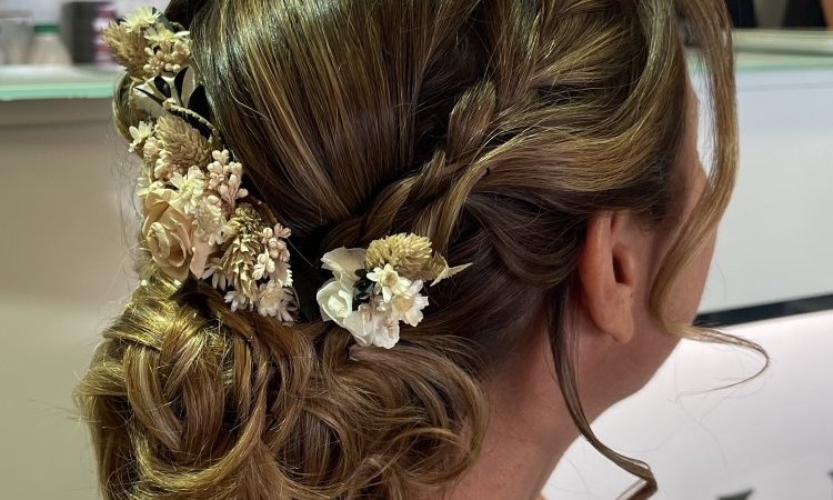 Nos chignons et coiffures de soirée dans votre salon de coiffure 974 à Saint-Denis